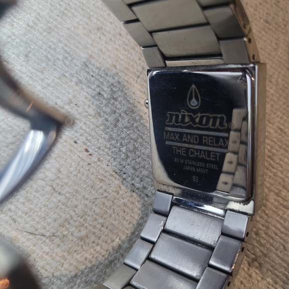 Vintage NIXON "The Chalet" Watch, Stainless Steel And Real Wood Inlays. - Picture 6 of 6